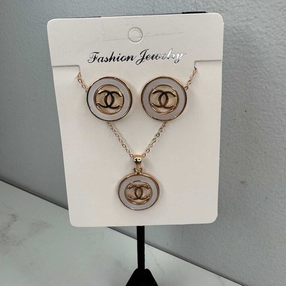 Earring & Necklace Set - Picture 3 of 9